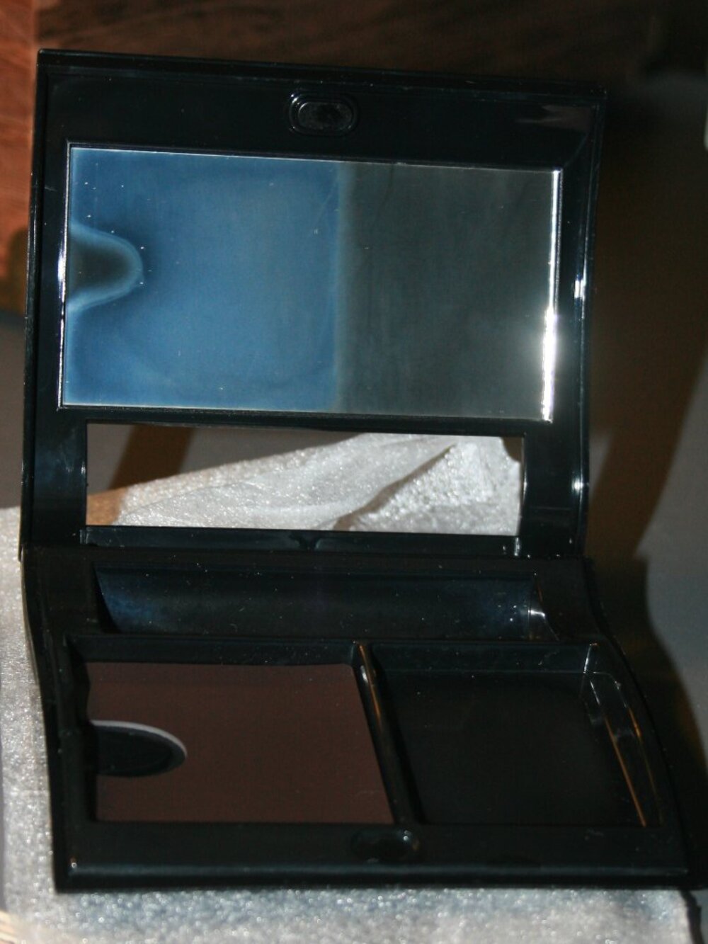 Mary Kay Compact - NIB - Picture 3 of 3